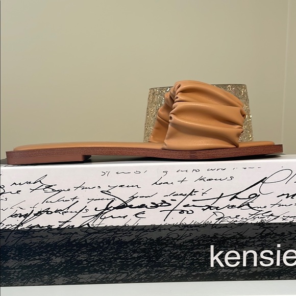 Kensie Tan Ruched Slide Sandals - Picture 2 of 5